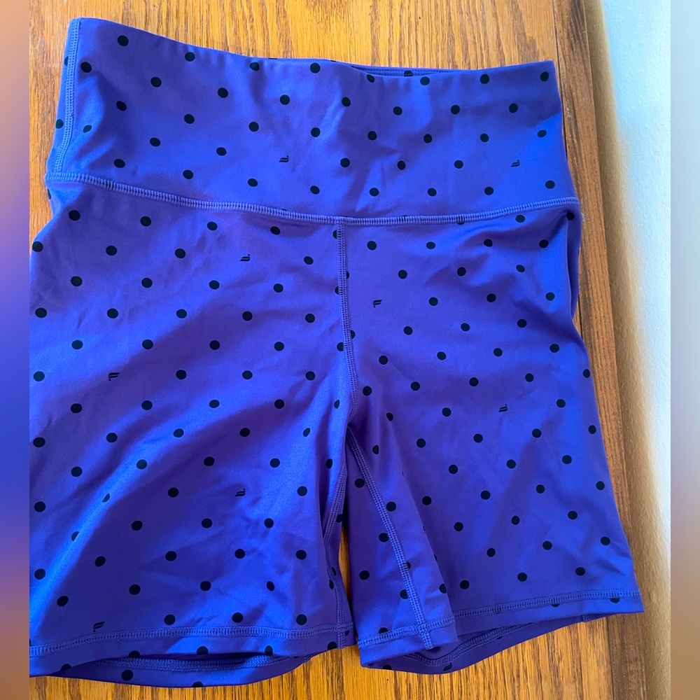 EUC | PURELUXE | SMALL | 💜🖤 Polka dot 6” shorts
